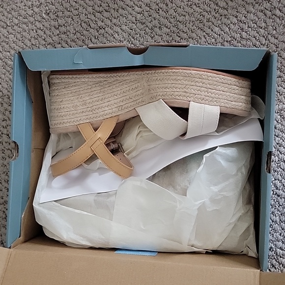 Shoes - Picture 4 of 5